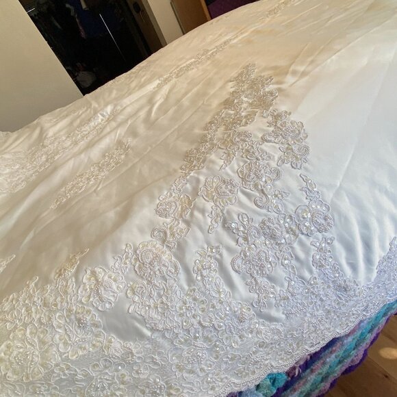 1) Wedding Gown: The Longest Train - Picture 12 of 16